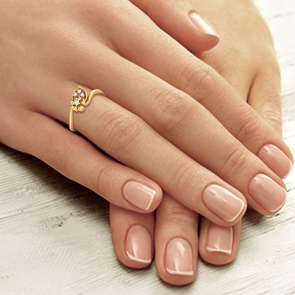 Floral fantasy diamond ring
